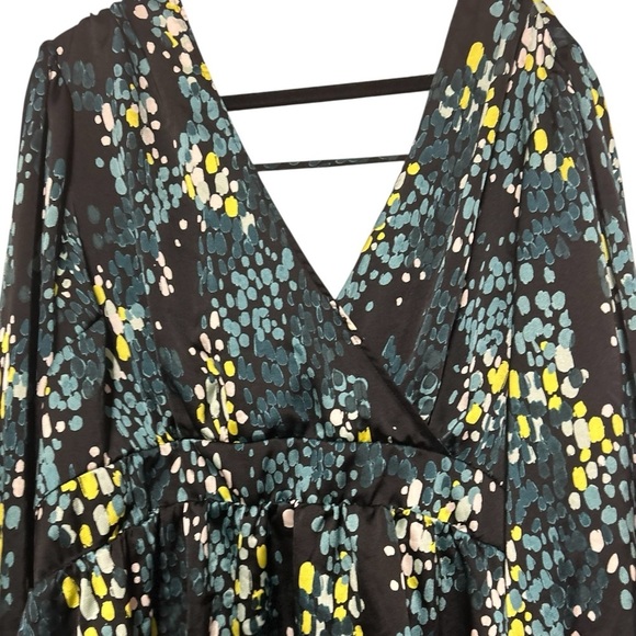 Torrid Satin Surplice Tie Cut Out Back Long Sleeve Blouse Size 4X - Picture 3 of 8